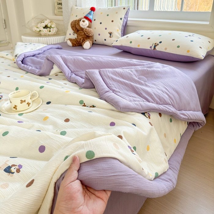 91家纺网 家纺一手货源 找家纺 贝扬思家纺 2026新款三层纱柔软亲肤夏被夏凉被空调被-柔纱 柔纱-糖豆腊肠狗