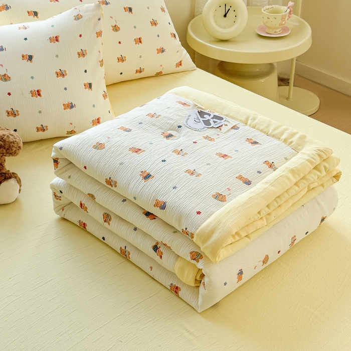 91家纺网 家纺一手货源 找家纺 贝扬思家纺 2026新款三层纱柔软亲肤夏被夏凉被空调被-柔纱 柔纱-红茶小熊