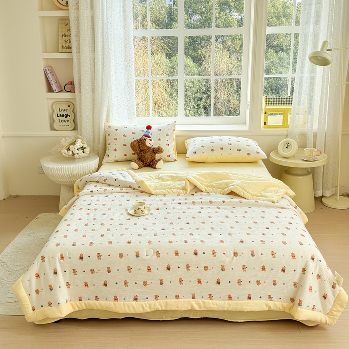 91家纺网 家纺一手货源 找家纺 贝扬思家纺 2026新款三层纱柔软亲肤夏被夏凉被空调被-柔纱 柔纱-红茶小熊