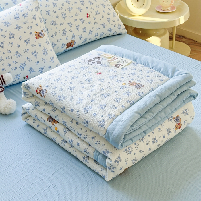 91家纺网 家纺一手货源 找家纺 贝扬思家纺 2026新款三层纱柔软亲肤夏被夏凉被空调被-柔纱 柔纱-丛中小熊