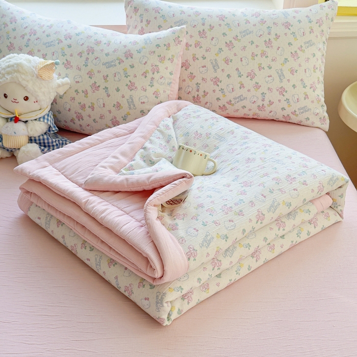 91家纺网 家纺一手货源 找家纺 贝扬思家纺 2026新款三层纱柔软亲肤夏被夏凉被空调被-柔纱 柔纱-花丛点点猫