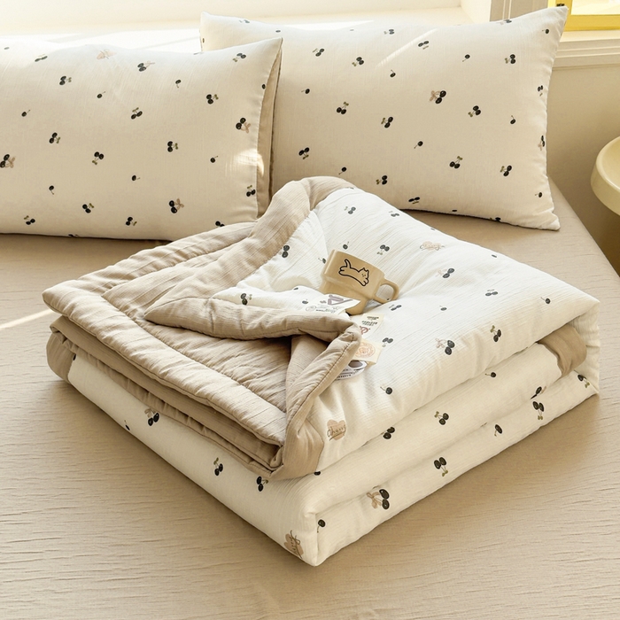 91家纺网 家纺一手货源 找家纺 贝扬思家纺 2026新款三层纱柔软亲肤夏被夏凉被空调被-柔纱 柔纱-樱桃物语