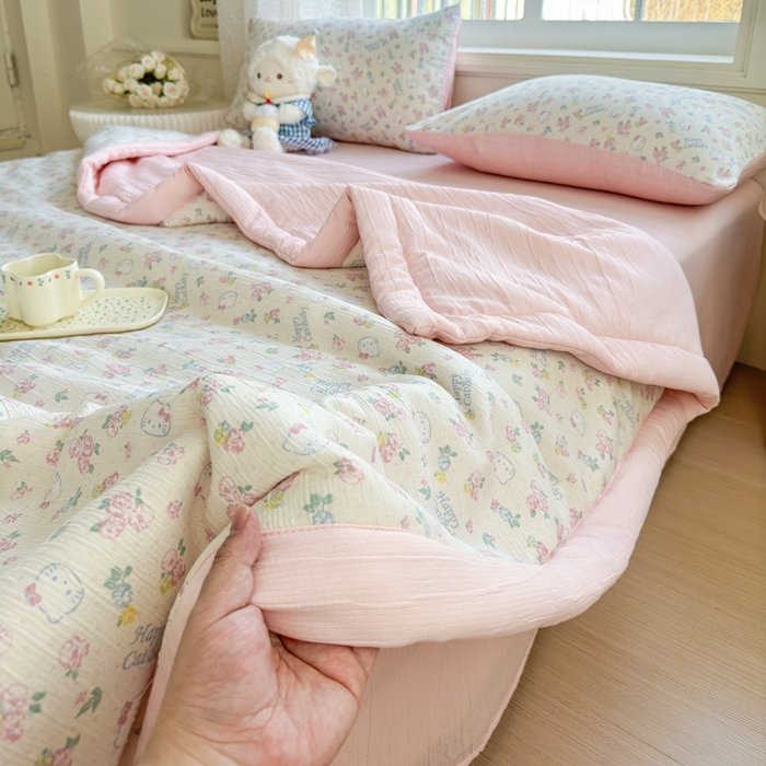 91家纺网 家纺一手货源 找家纺 贝扬思家纺 2026新款三层纱柔软亲肤夏被夏凉被空调被-柔纱 柔纱-花丛点点猫