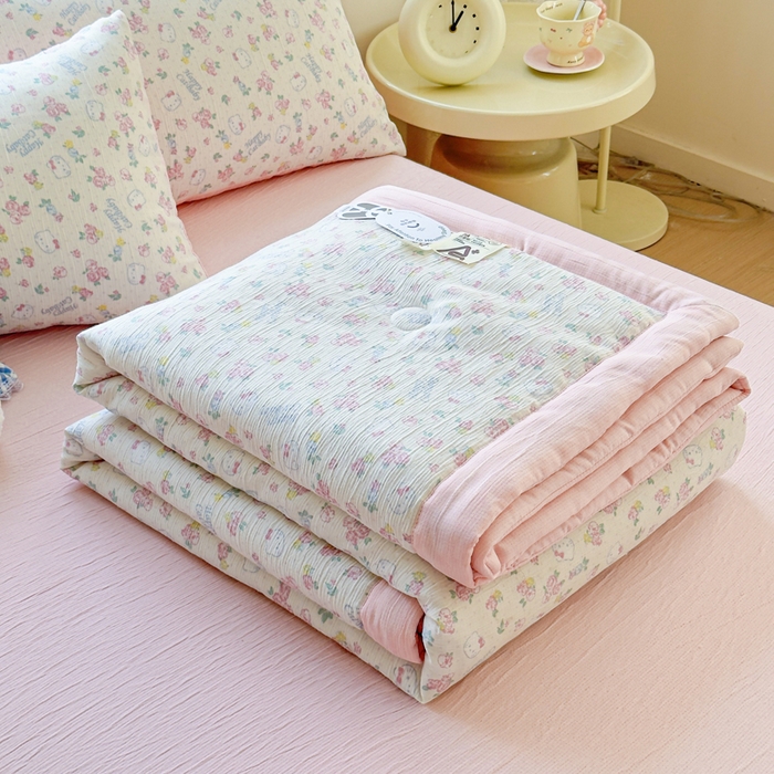 91家纺网 家纺一手货源 找家纺 贝扬思家纺 2026新款三层纱柔软亲肤夏被夏凉被空调被-柔纱 柔纱-花丛点点猫