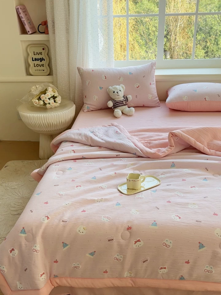 91家纺网 家纺一手货源 找家纺 贝扬思家纺 2026新款三层纱柔软亲肤夏被夏凉被空调被-柔纱 柔纱-芭乐米菲