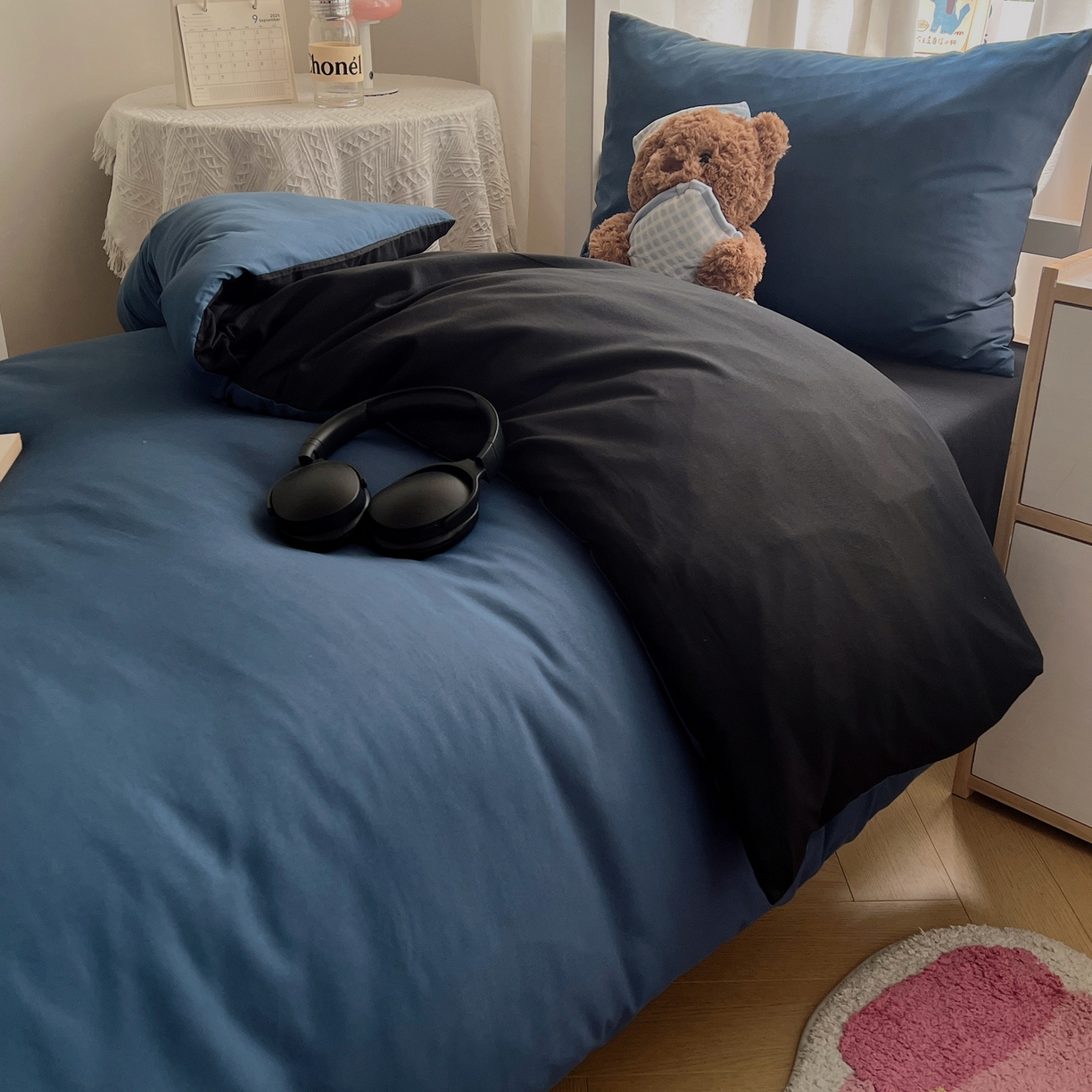 91家纺网 家纺一手货源 找家纺 缦绣阁家纺 2026新款亲肤水洗棉纯色四件套床单被罩被套单件学生宿舍上下铺单人三件套 宝兰酷黑