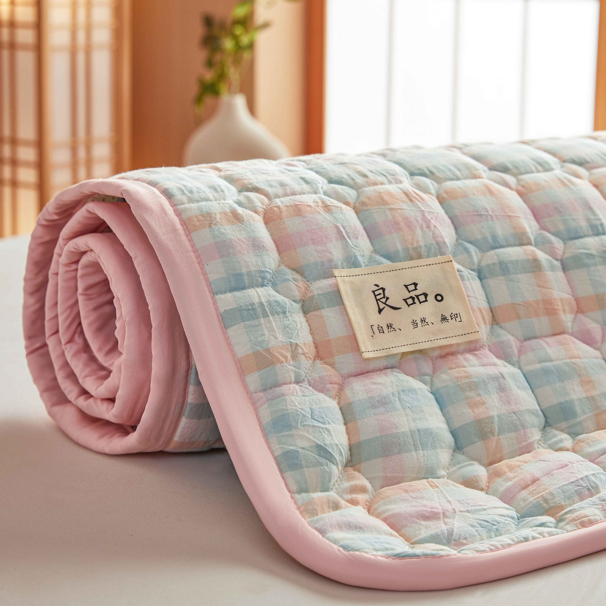 91家纺网 家纺一手货源 找家纺 曼陀罗 2026新款无印风新疆棉花床垫床护垫 冰淇淋粉