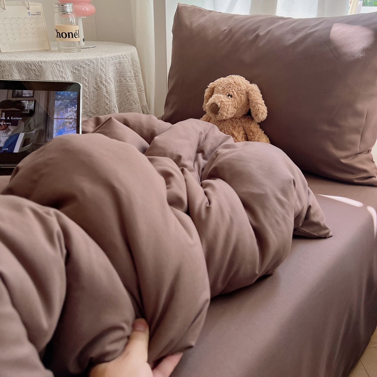 91家纺网 家纺一手货源 找家纺 缦绣阁家纺 2026新款亲肤水洗棉纯色四件套床单被罩被套单件学生宿舍上下铺单人三件套 纯色豆沙