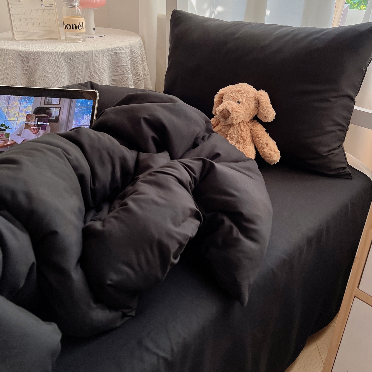 91家纺网 家纺一手货源 找家纺 缦绣阁家纺 2026新款亲肤水洗棉纯色四件套床单被罩被套单件学生宿舍上下铺单人三件套 纯色酷黑