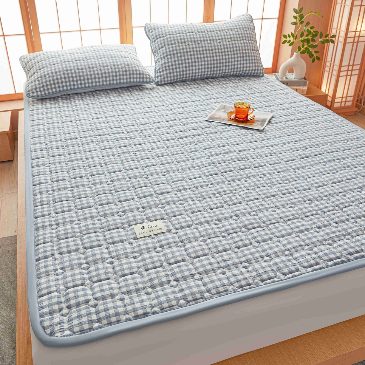 91家纺网 家纺一手货源 找家纺 曼陀罗 2026新款无印风新疆棉花床垫床护垫 蓝小格