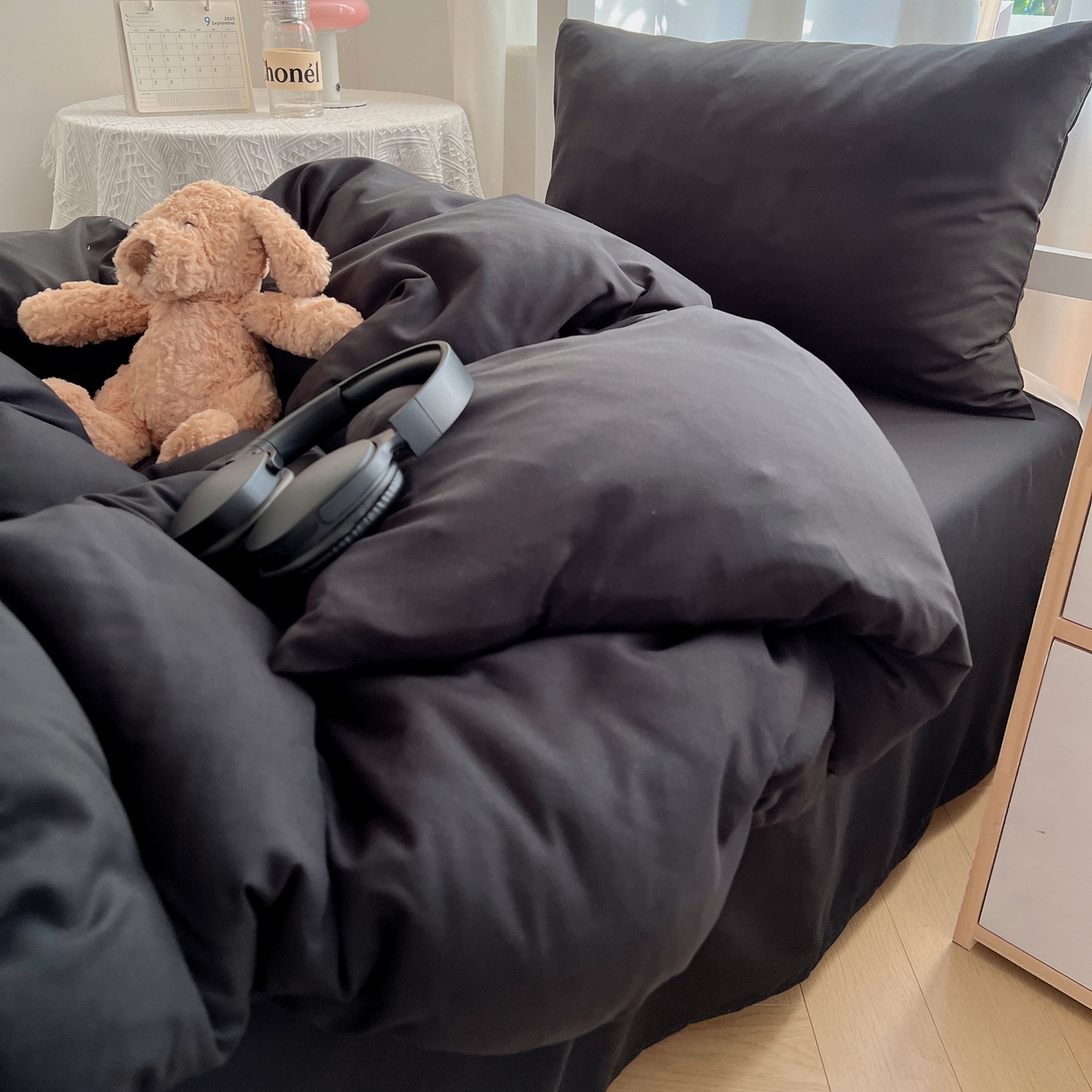 91家纺网 家纺一手货源 找家纺 缦绣阁家纺 2026新款亲肤水洗棉纯色四件套床单被罩被套单件学生宿舍上下铺单人三件套 纯色酷黑