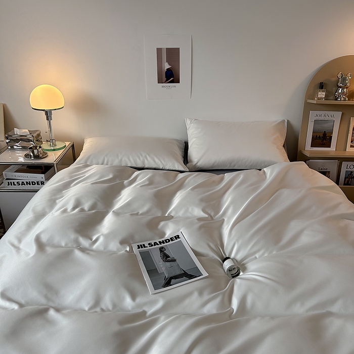 91家纺网 家纺一手货源 找家纺 缦绣阁家纺  2026新款夏季轻奢水洗冰丝四件套真丝简约纯色被罩被套学生宿舍三件套-洛可可系列 洛可可-白+银灰