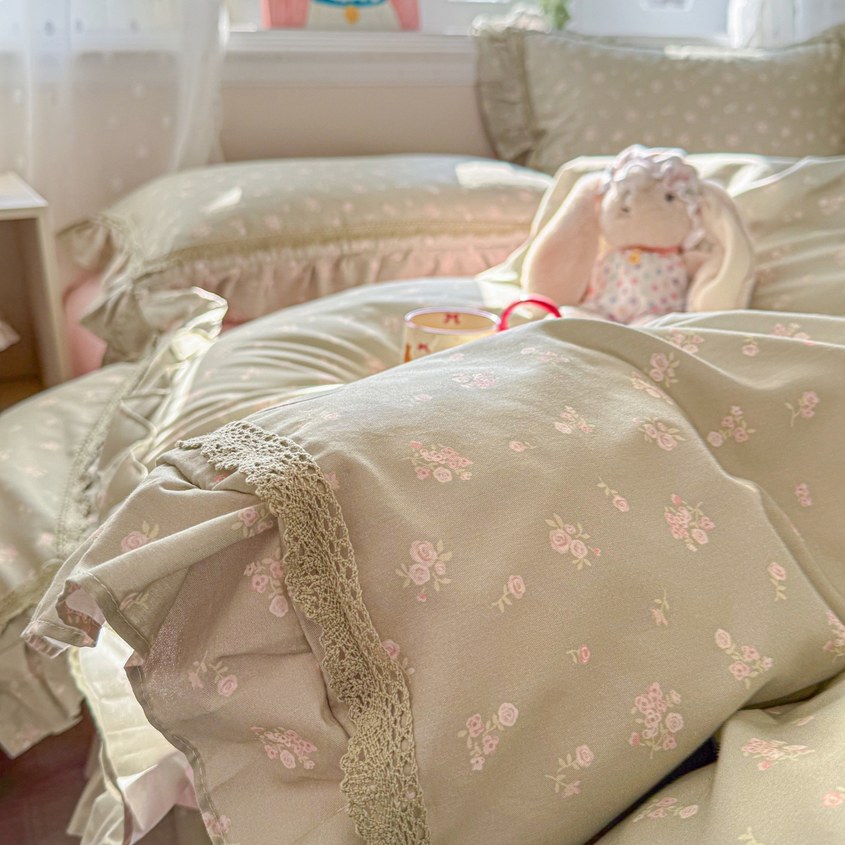 91家纺网 家纺一手货源 找家纺 眠屿家纺 2026新款40支全棉纯棉小清新法式花边款四件套 花颜悦色