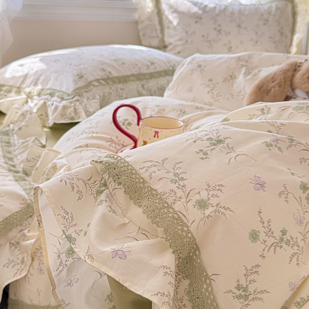 91家纺网 家纺一手货源 找家纺 眠屿家纺 2026新款40支全棉纯棉小清新法式花边款四件套 蝶海恋花