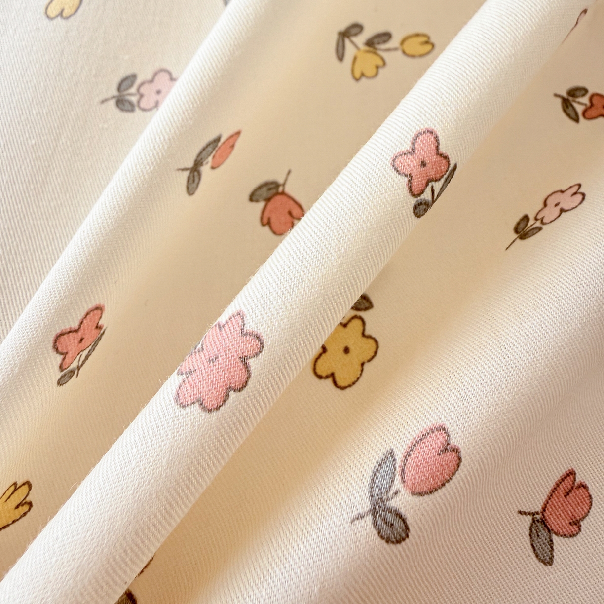 91家纺网 家纺一手货源 找家纺 眠屿家纺 2026新款40支全棉纯棉小清新法式花边款四件套 富贵香韵