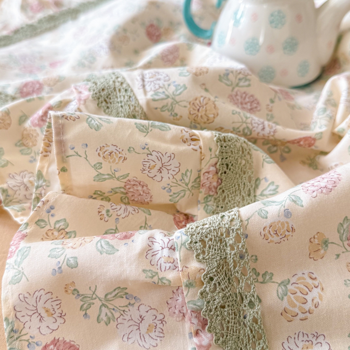 91家纺网 家纺一手货源 找家纺 眠屿家纺 2026新款40支全棉纯棉小清新法式花边款四件套 蓝语迷情