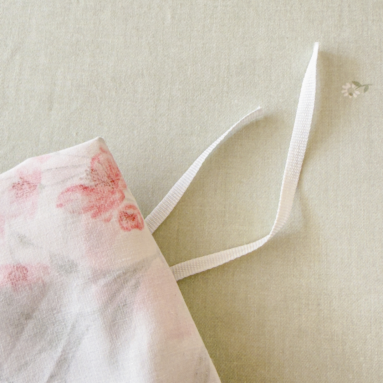 91家纺网 家纺一手货源 找家纺 眠屿家纺 2026新款40支全棉纯棉小清新法式花边款四件套 风吟