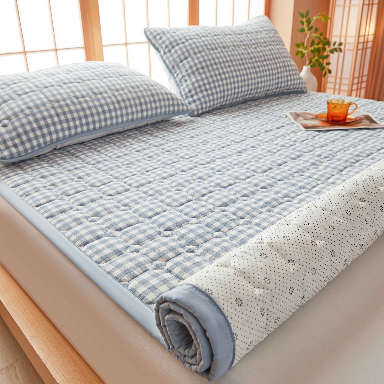 91家纺网 家纺一手货源 找家纺 曼陀罗 2026新款无印风新疆棉花床垫床护垫 蓝小格