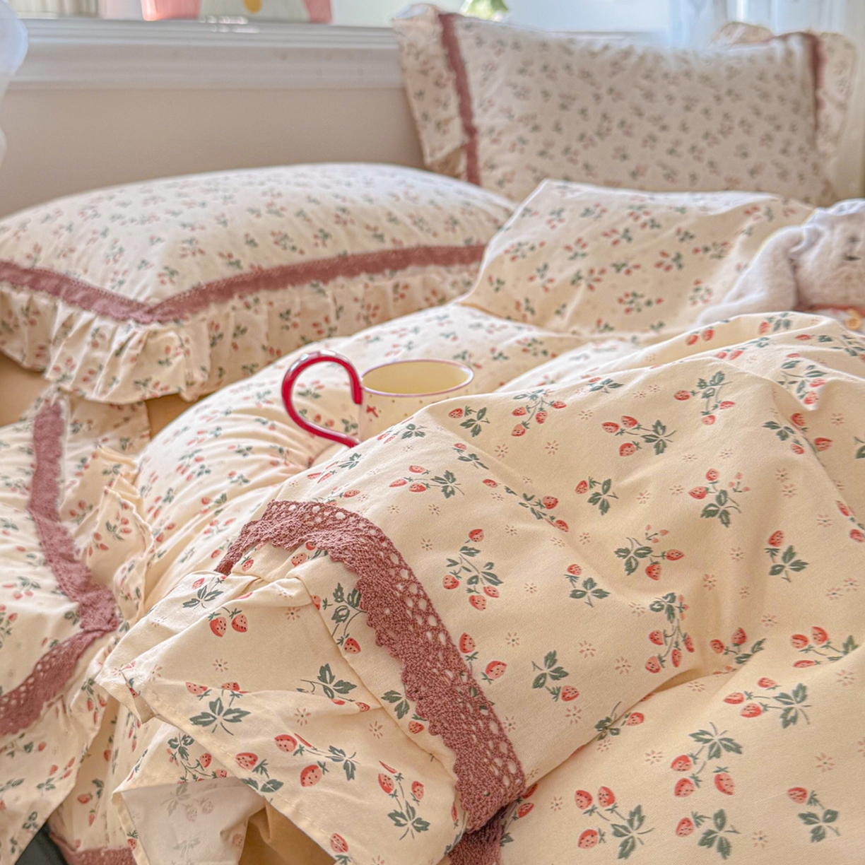 91家纺网 家纺一手货源 找家纺 眠屿家纺 2026新款40支全棉纯棉小清新法式花边款四件套 花资溢彩