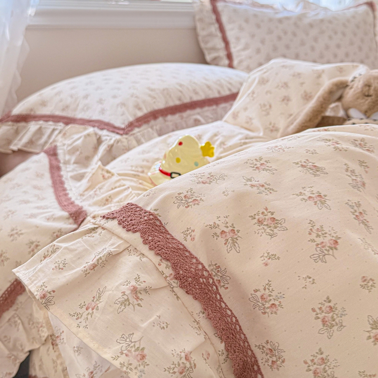 91家纺网 家纺一手货源 找家纺 眠屿家纺 2026新款40支全棉纯棉小清新法式花边款四件套 怡人香舍