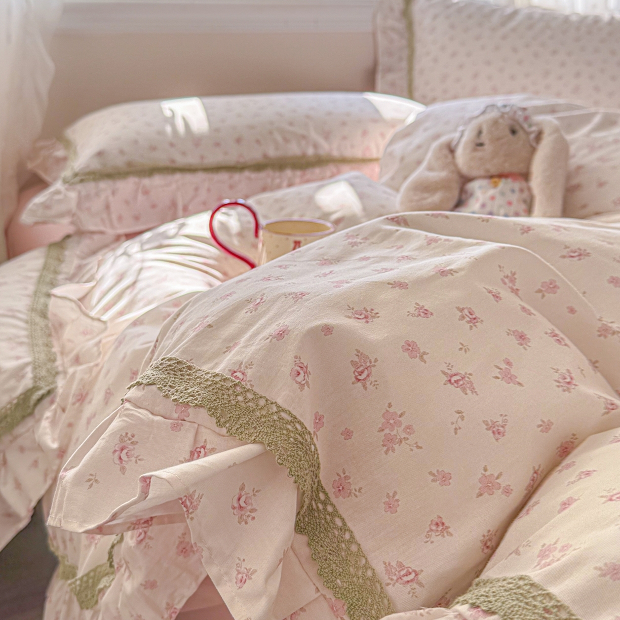 91家纺网 家纺一手货源 找家纺 眠屿家纺 2026新款40支全棉纯棉小清新法式花边款四件套 温婉花语