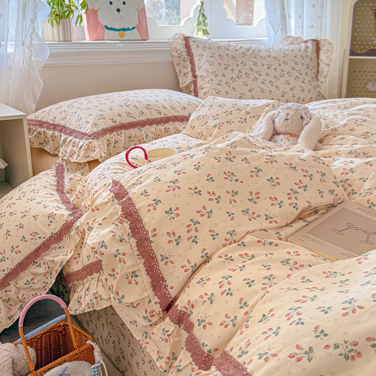 91家纺网 家纺一手货源 找家纺 眠屿家纺 2026新款40支全棉纯棉小清新法式花边款四件套 花资溢彩