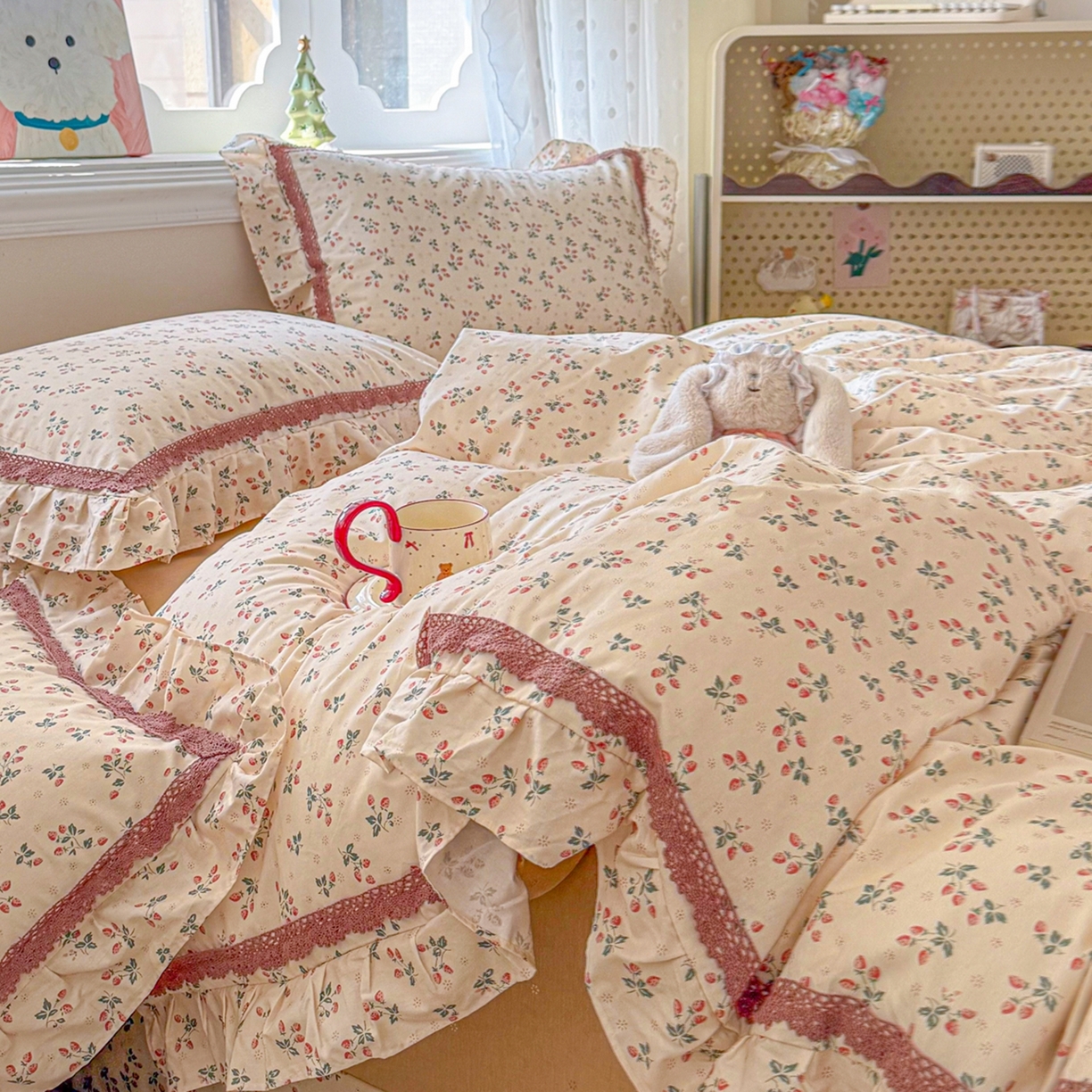 91家纺网 家纺一手货源 找家纺 眠屿家纺 2026新款40支全棉纯棉小清新法式花边款四件套 花资溢彩