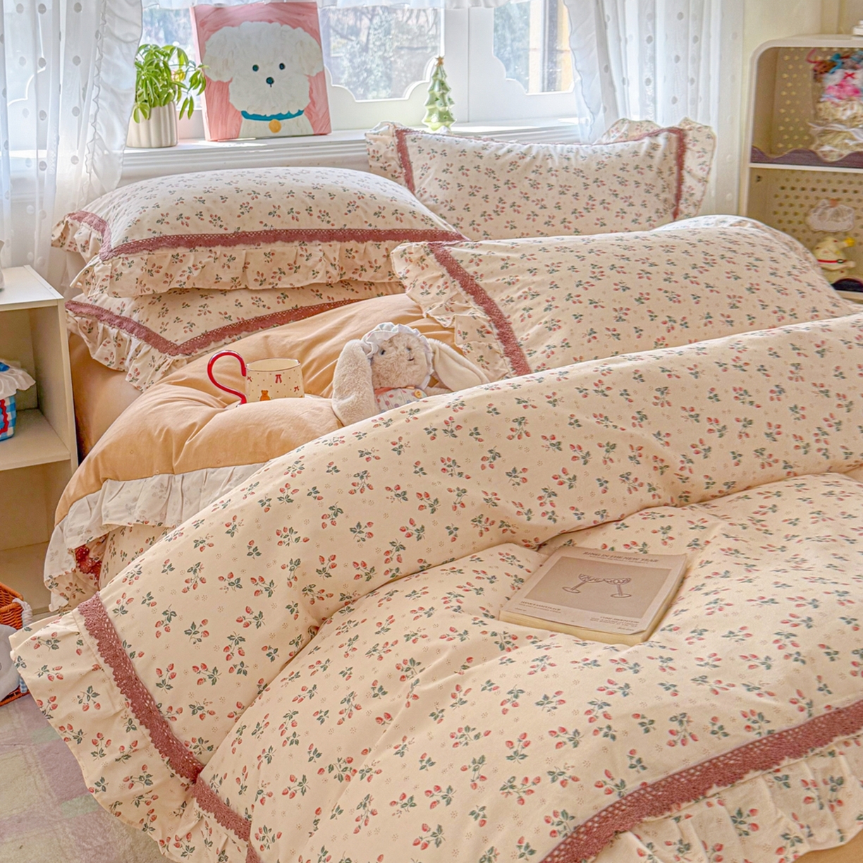 91家纺网 家纺一手货源 找家纺 眠屿家纺 2026新款40支全棉纯棉小清新法式花边款四件套 花资溢彩