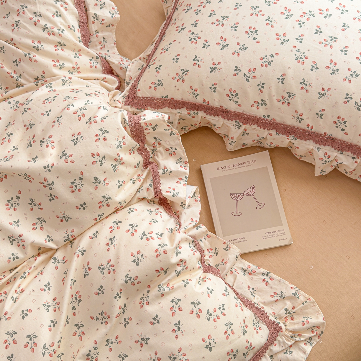 91家纺网 家纺一手货源 找家纺 眠屿家纺 2026新款40支全棉纯棉小清新法式花边款四件套 花资溢彩