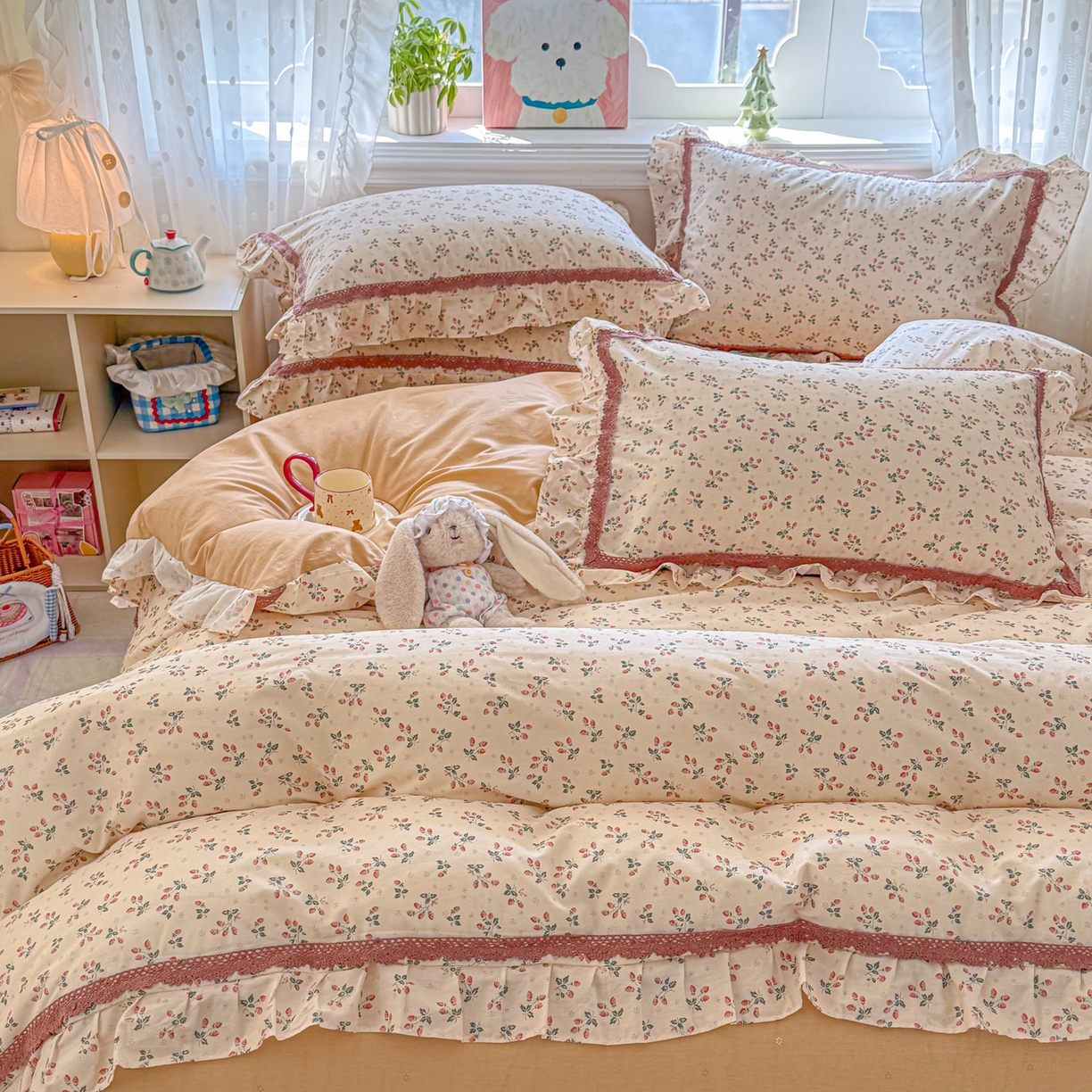 91家纺网 家纺一手货源 找家纺 眠屿家纺 2026新款40支全棉纯棉小清新法式花边款四件套 花资溢彩