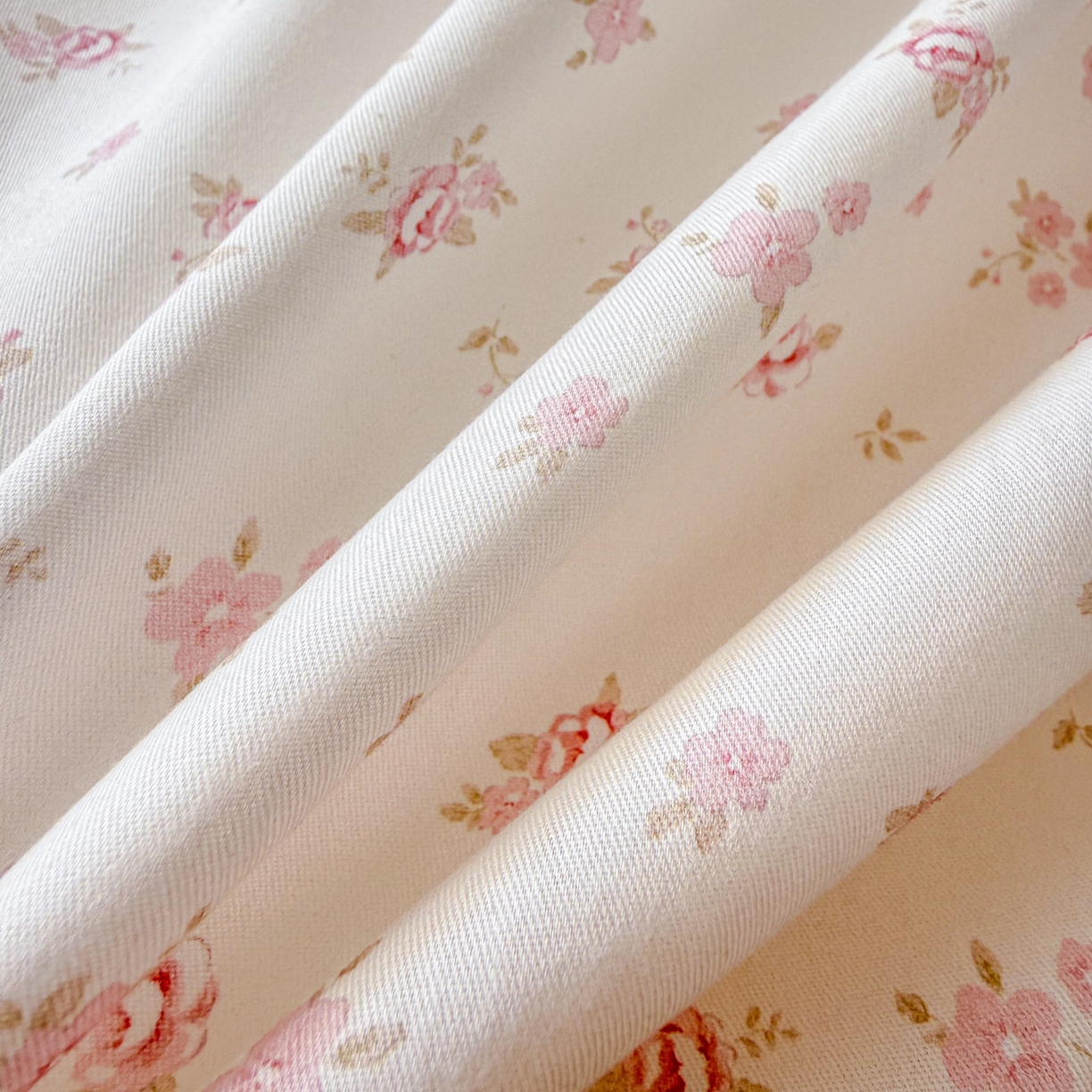 91家纺网 家纺一手货源 找家纺 眠屿家纺 2026新款40支全棉纯棉小清新法式花边款四件套 温婉花语