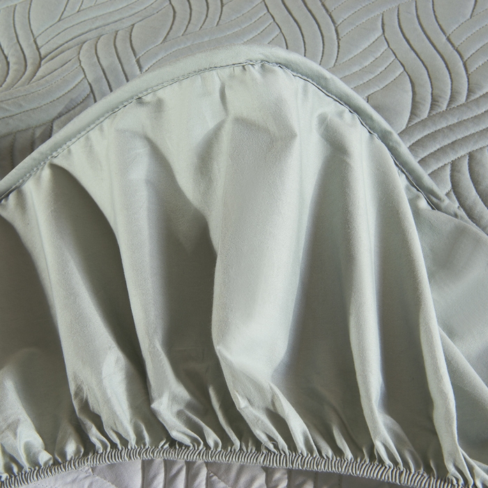 91家纺网 家纺一手货源 找家纺 沁童儿童用品店 2026新款全棉纯棉绗绣夹棉花床笠单件单床笠 绿灰