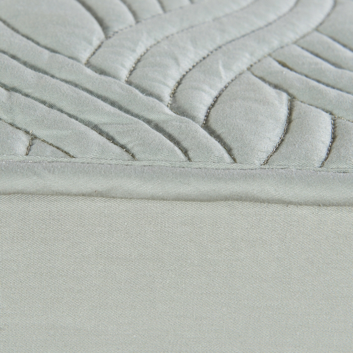 91家纺网 家纺一手货源 找家纺 沁童儿童用品店 2026新款全棉纯棉绗绣夹棉花床笠单件单床笠 绿灰