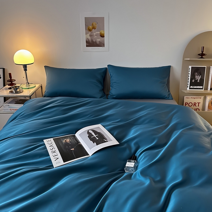 91家纺网 家纺一手货源 找家纺 缦绣阁家纺  2026新款夏季轻奢水洗冰丝四件套真丝简约纯色被罩被套学生宿舍三件套-洛可可系列 洛可可-宾利蓝+灰