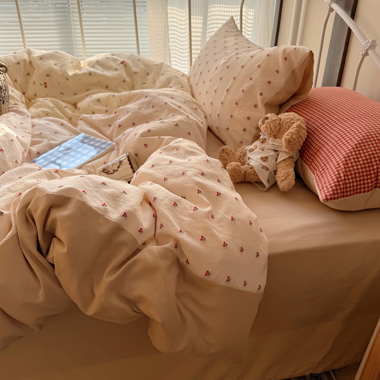 91家纺网 家纺一手货源 找家纺 （总）轻奢坊 2026春夏新款皱皱纱双层纱拼接复古四件套-集梦