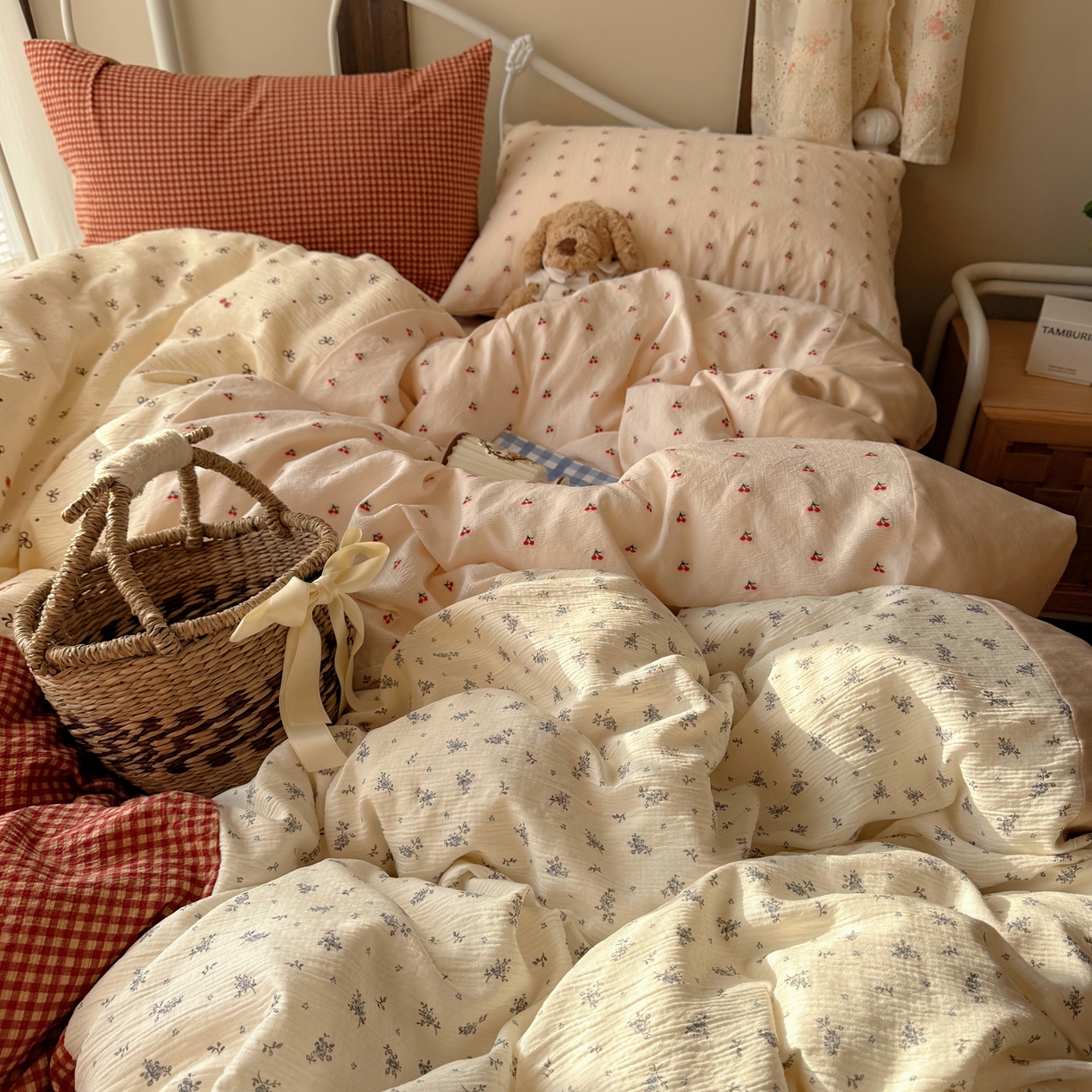 91家纺网 家纺一手货源 找家纺 （总）轻奢坊 2026春夏新款皱皱纱双层纱拼接复古四件套-集梦