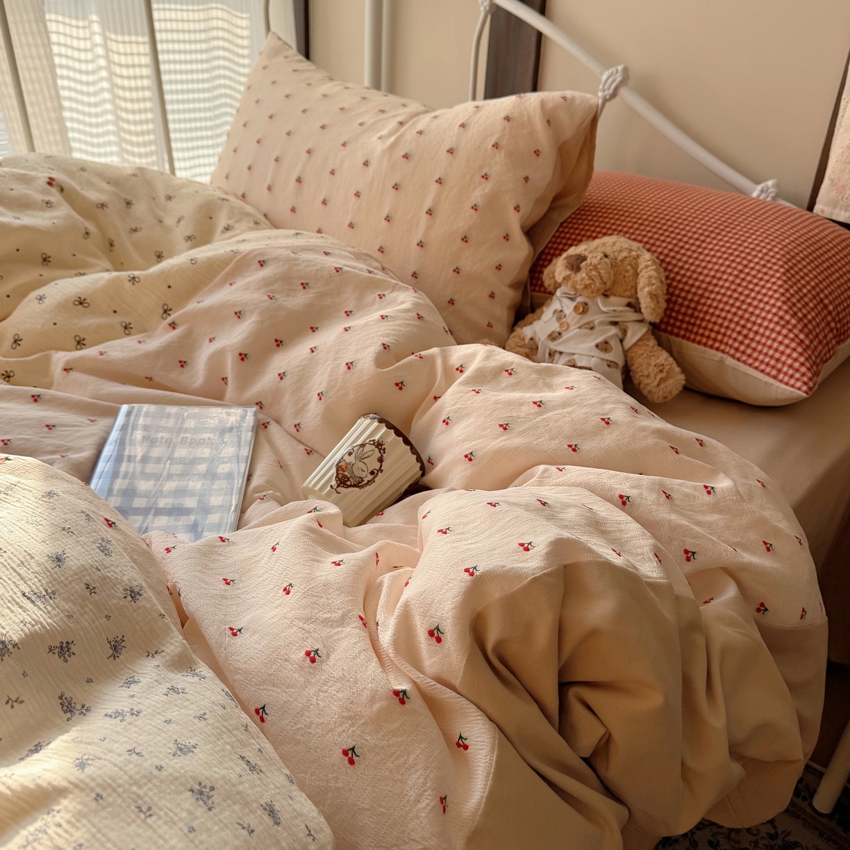 91家纺网 家纺一手货源 找家纺 （总）轻奢坊 2026春夏新款皱皱纱双层纱拼接复古四件套-集梦