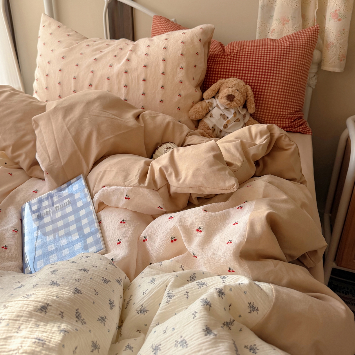 91家纺网 家纺一手货源 找家纺 （总）轻奢坊 2026春夏新款皱皱纱双层纱拼接复古四件套-集梦