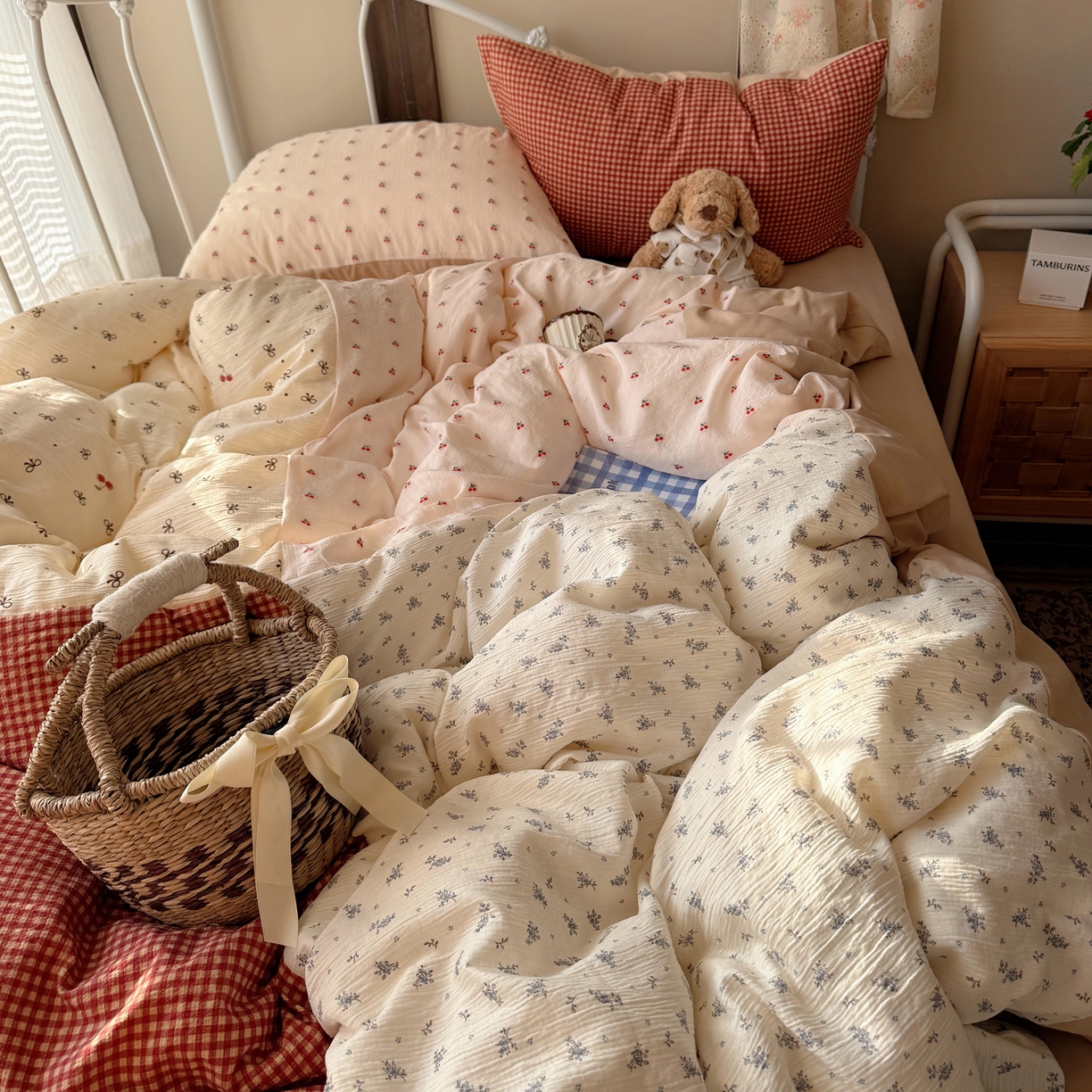 91家纺网 家纺一手货源 找家纺 （总）轻奢坊 2026春夏新款皱皱纱双层纱拼接复古四件套-集梦