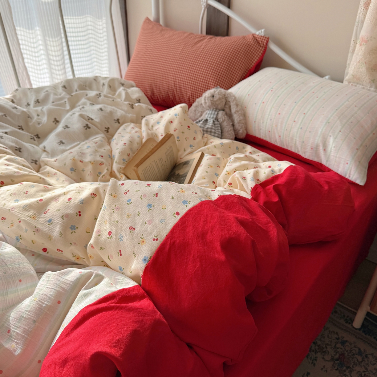 91家纺网 家纺一手货源 找家纺 轻奢坊 2026春夏新款皱皱纱双层纱拼接复古四件套-集梦 集梦彩虹