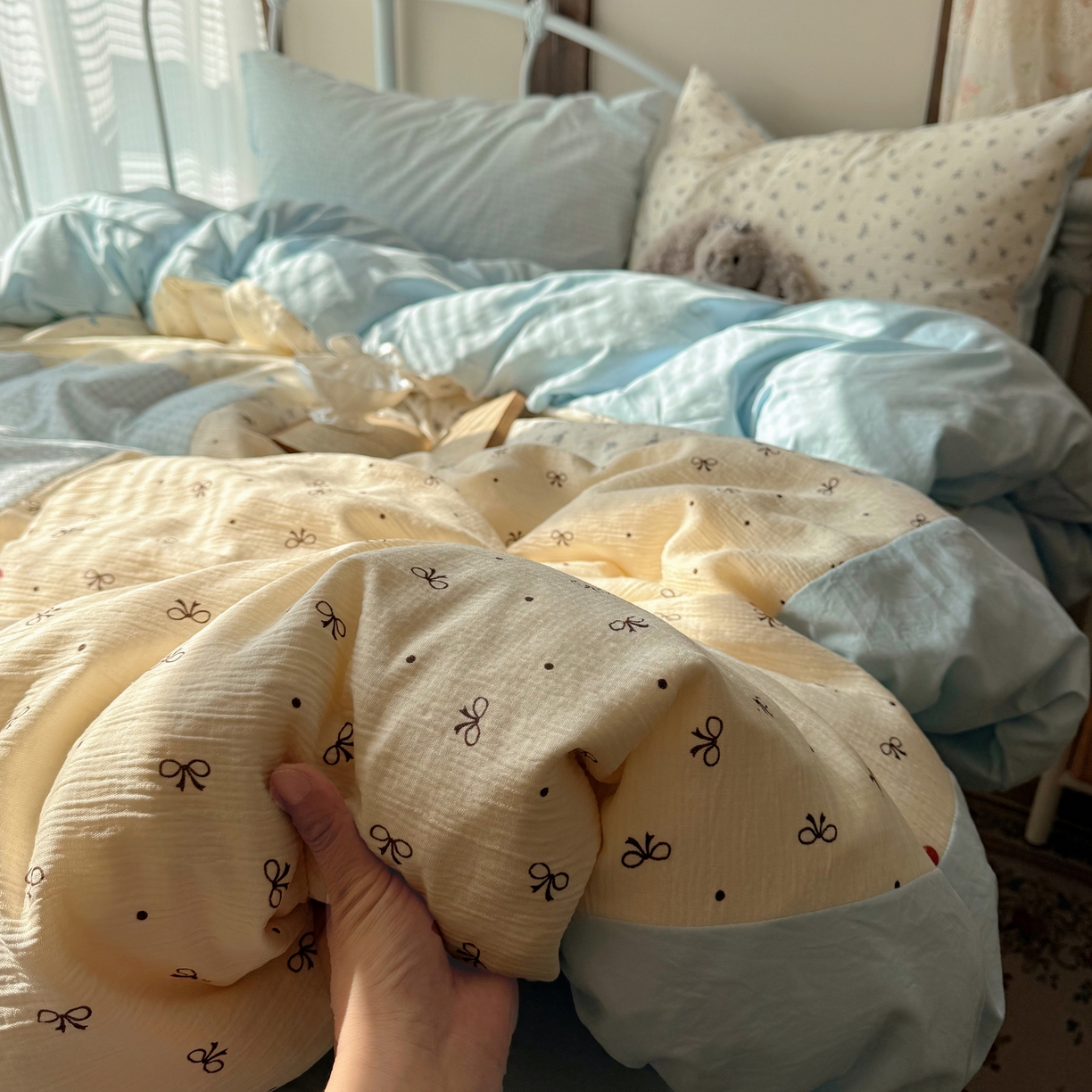 91家纺网 家纺一手货源 找家纺 轻奢坊 2026春夏新款皱皱纱双层纱拼接复古四件套-集梦 集梦奶蓝