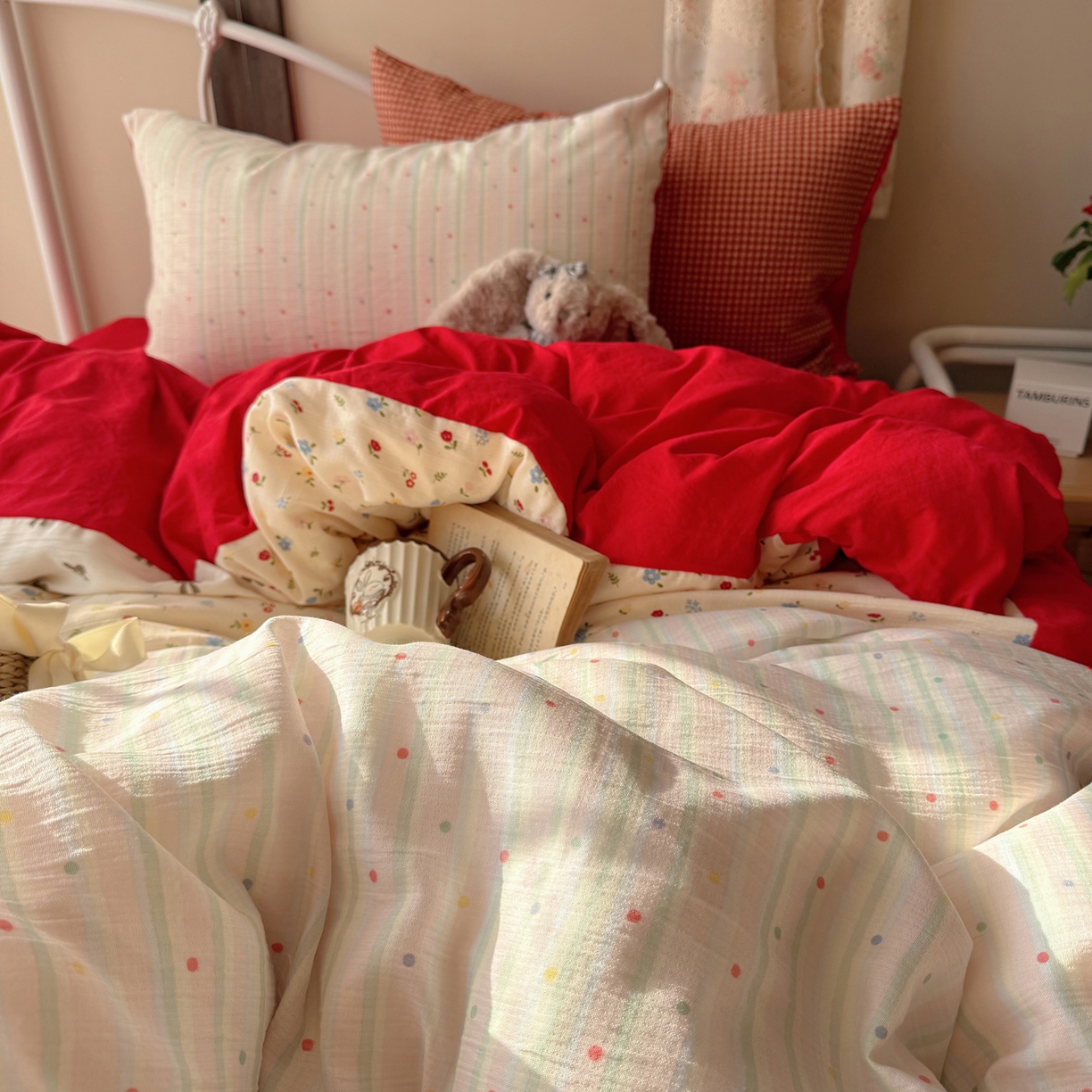 91家纺网 家纺一手货源 找家纺 轻奢坊 2026春夏新款皱皱纱双层纱拼接复古四件套-集梦 集梦彩虹