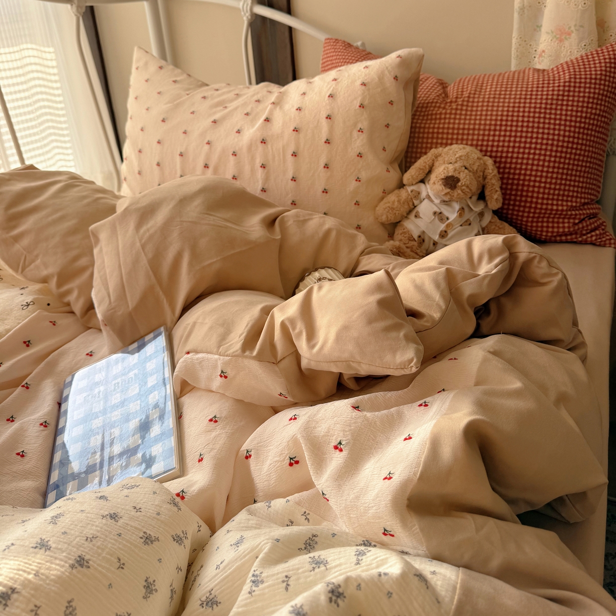 91家纺网 家纺一手货源 找家纺 轻奢坊 2026春夏新款皱皱纱双层纱拼接复古四件套-集梦 集梦糖果