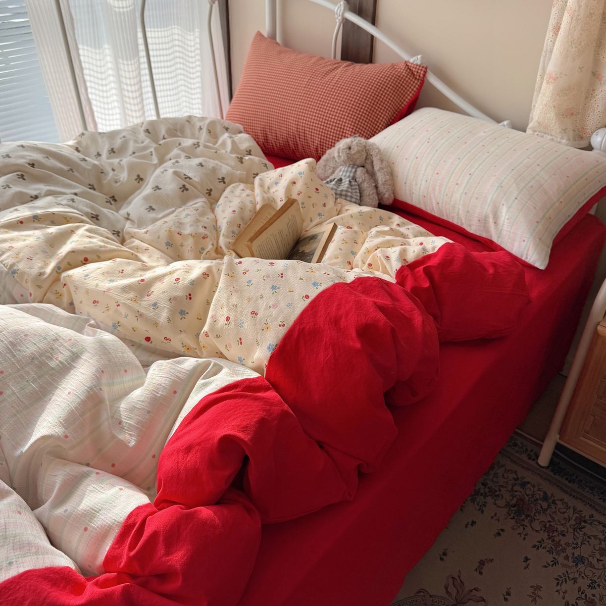 91家纺网 家纺一手货源 找家纺 轻奢坊 2026春夏新款皱皱纱双层纱拼接复古四件套-集梦 集梦彩虹