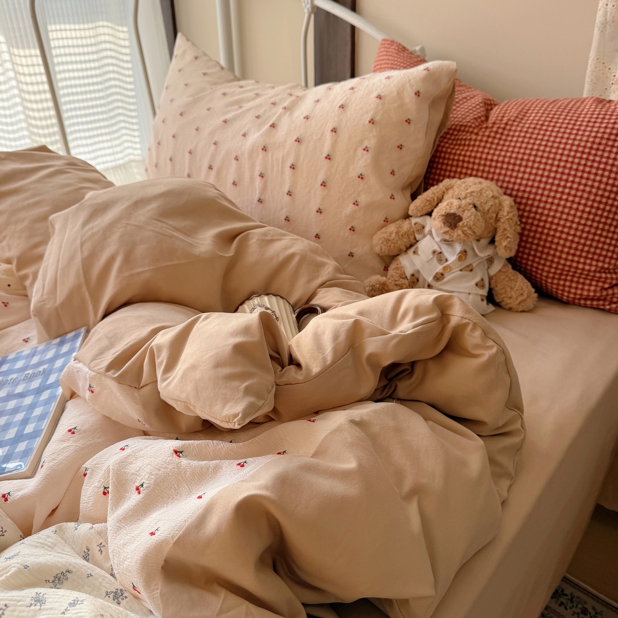 91家纺网 家纺一手货源 找家纺 轻奢坊 2026春夏新款皱皱纱双层纱拼接复古四件套-集梦 集梦糖果