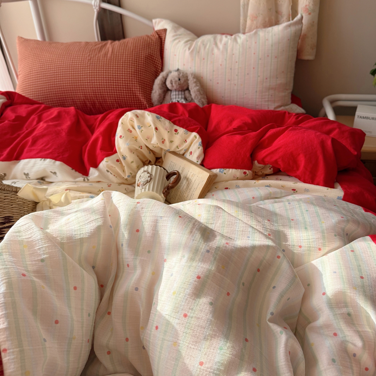 91家纺网 家纺一手货源 找家纺 轻奢坊 2026春夏新款皱皱纱双层纱拼接复古四件套-集梦 集梦彩虹