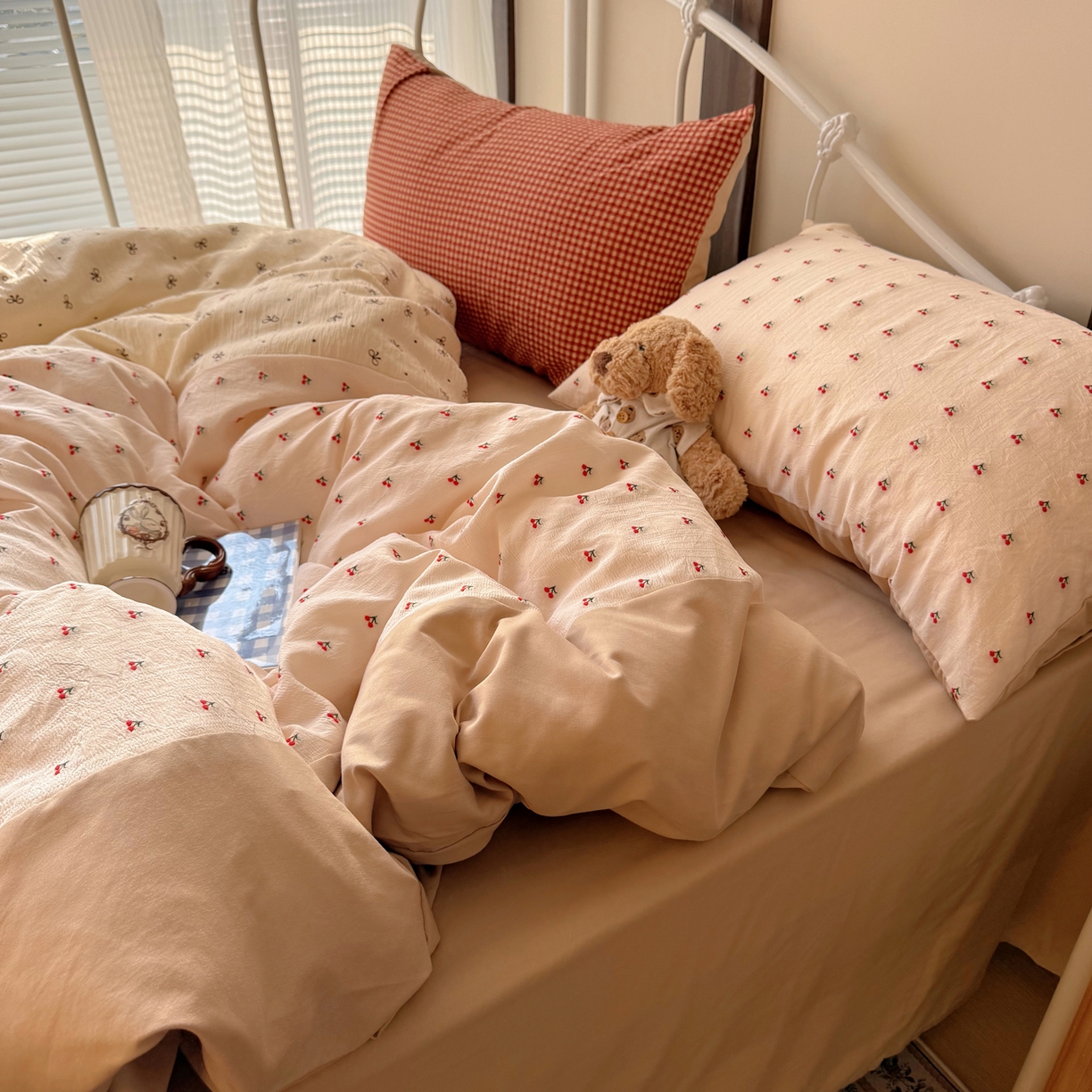 91家纺网 家纺一手货源 找家纺 轻奢坊 2026春夏新款皱皱纱双层纱拼接复古四件套-集梦 集梦糖果