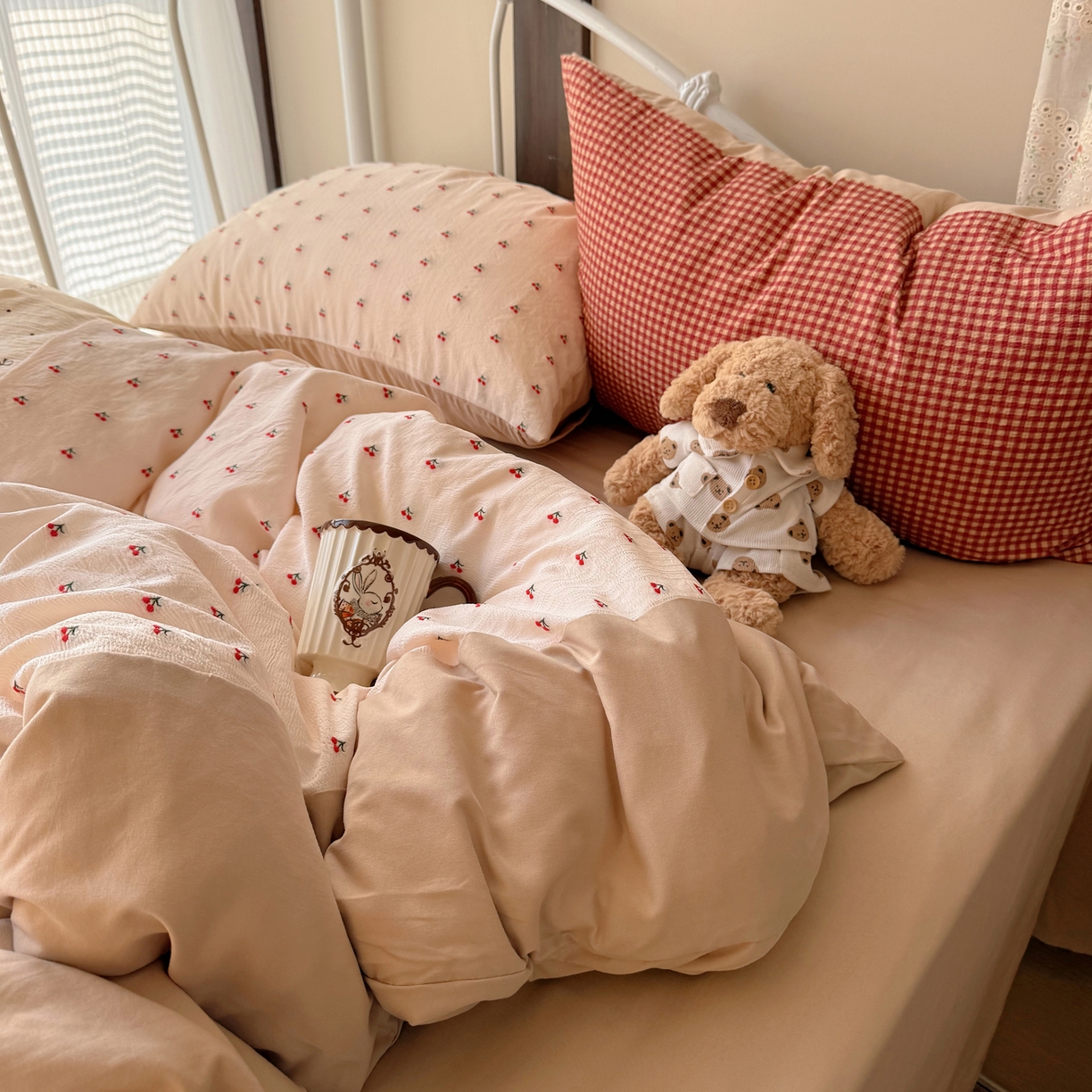 91家纺网 家纺一手货源 找家纺 轻奢坊 2026春夏新款皱皱纱双层纱拼接复古四件套-集梦 集梦糖果