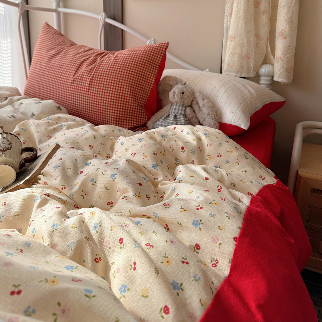 91家纺网 家纺一手货源 找家纺 轻奢坊 2026春夏新款皱皱纱双层纱拼接复古四件套-集梦 集梦彩虹