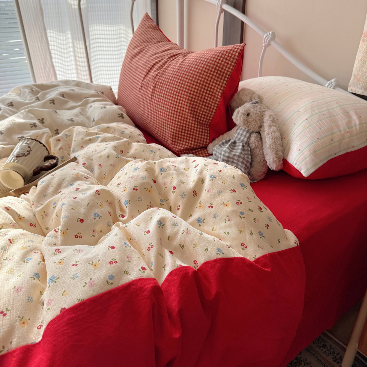 91家纺网 家纺一手货源 找家纺 轻奢坊 2026春夏新款皱皱纱双层纱拼接复古四件套-集梦 集梦彩虹